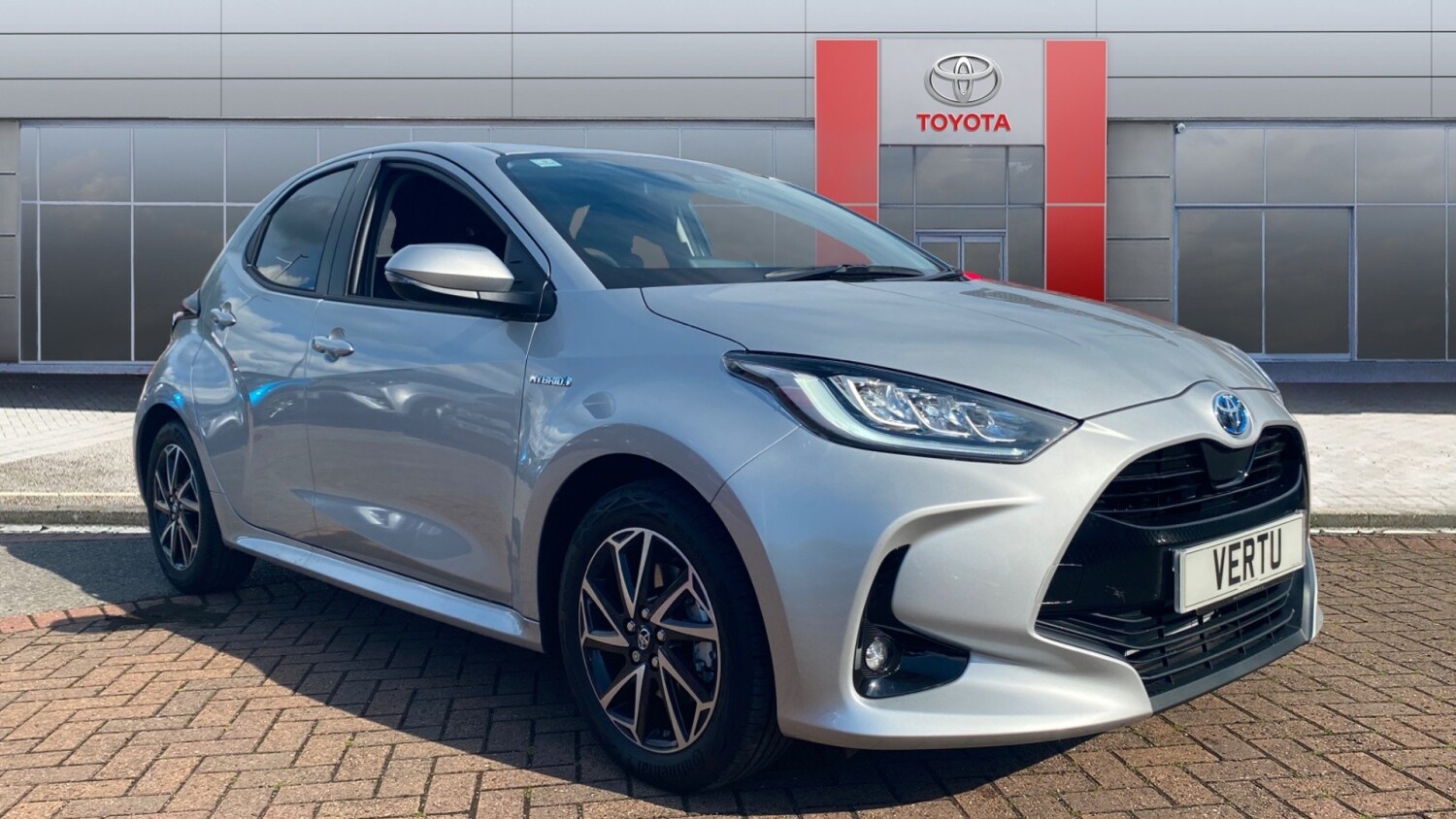 Used Toyota Yaris 1.5 Hybrid Design 5dr CVT Hybrid Hatchback for Sale